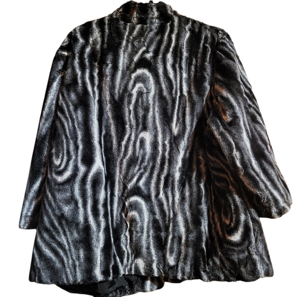 Alfred Dunner Black Zebra Print Faux Fur Jacket Cape One Button Size 18W - Picture 2 of 6